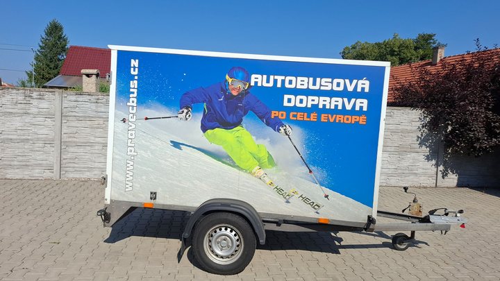 Malý vlek za autobus Pravecbus