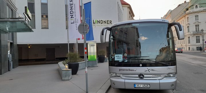 Autobus Mercedes Tourino Pravec bus ve Vídni
