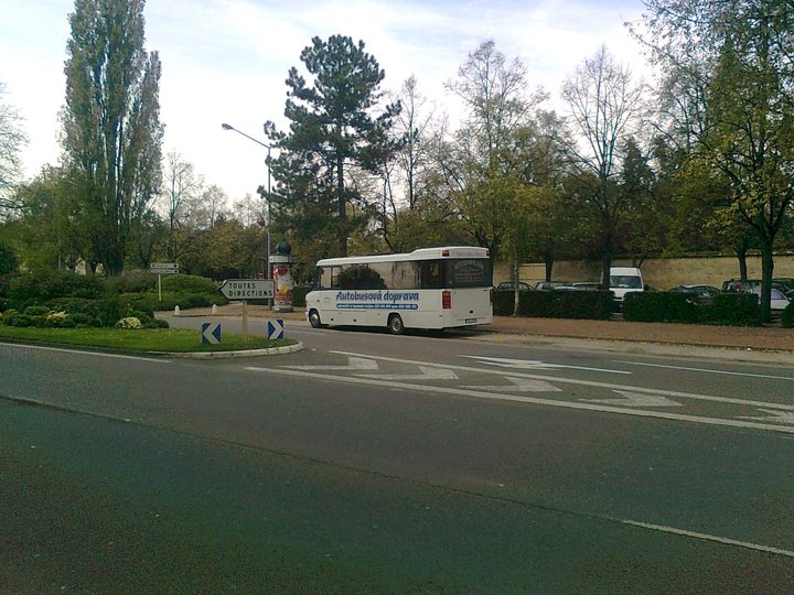 Autobus Pravec bus během cesty ve Francii